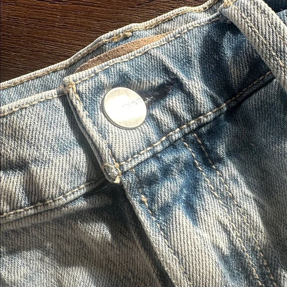 Joe's Jeans Light Blue Distressed Frayed Hem Denim Shorts - Picture 5 of 9